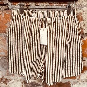 By Together Mocha Brown and creamy White Striped Seersucker Shorts Sz Small